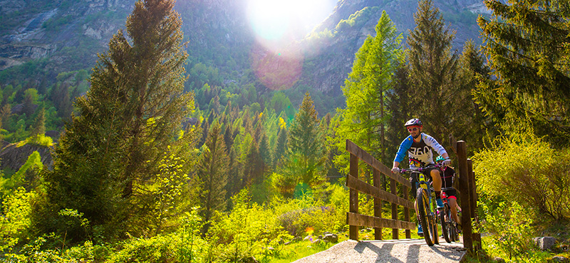 Tour e-MTB in Val Masino