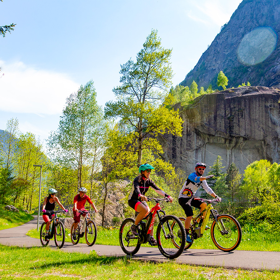 Tour e-MTB in Val Masino